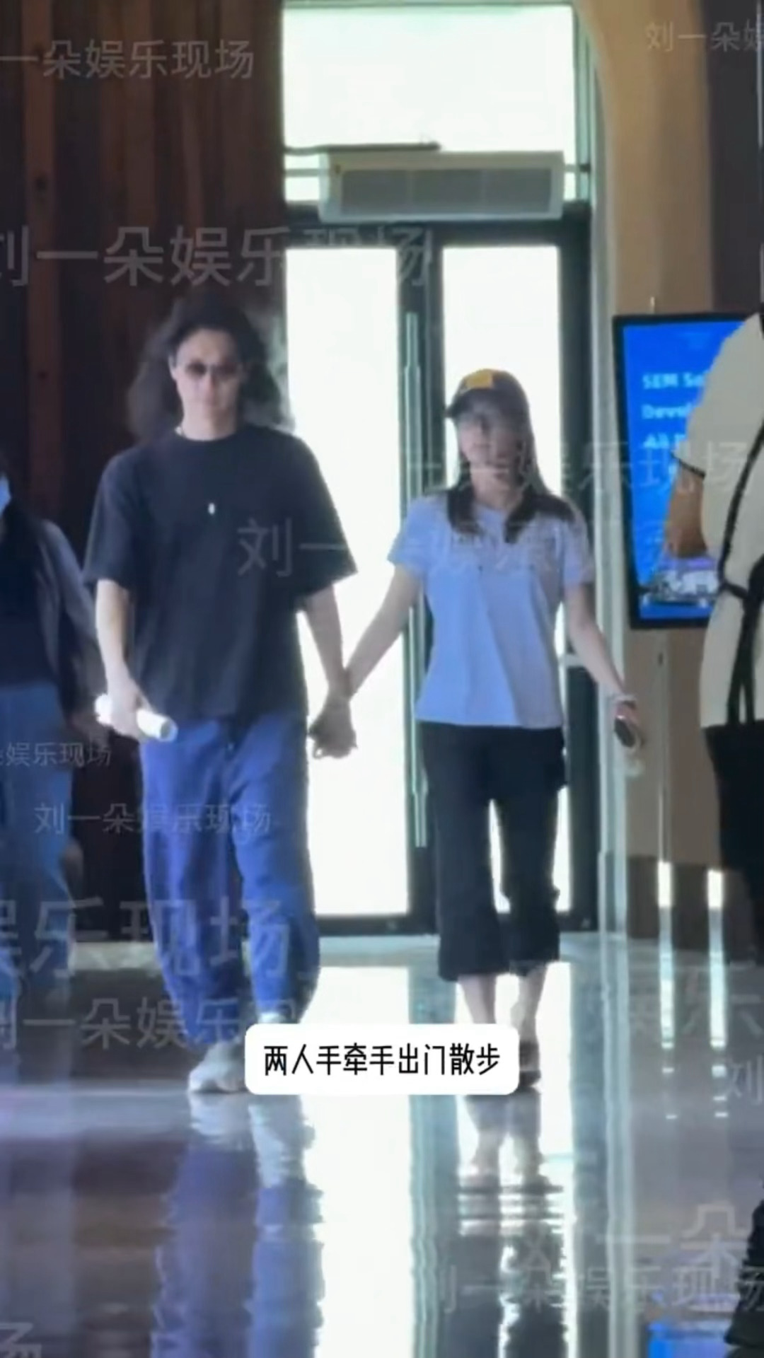 这个视频挺锤的许宏宇张雅钦真谈了两人相差13岁许宏宇张雅钦牵手散步张雅钦和许宏宇