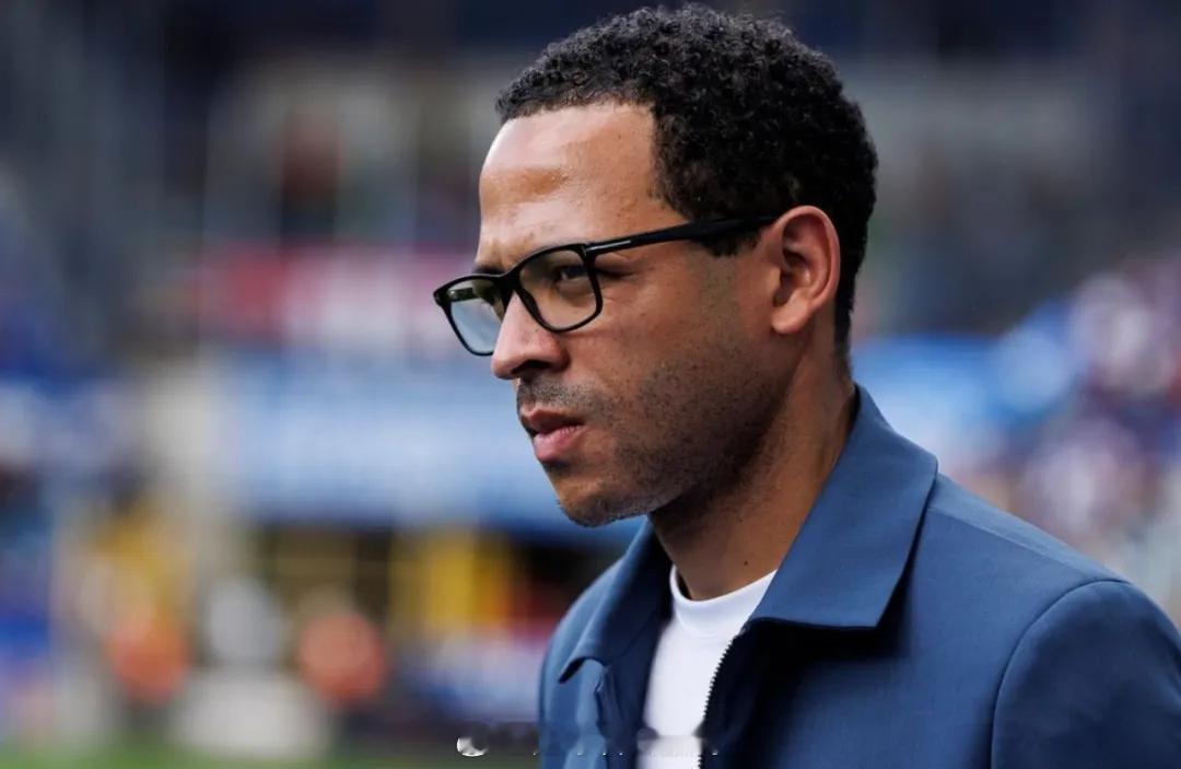 罗马诺消息，切尔西正深入推进尽快任命新主帅的进程，目前谈判正在进行中。利亚姆-罗