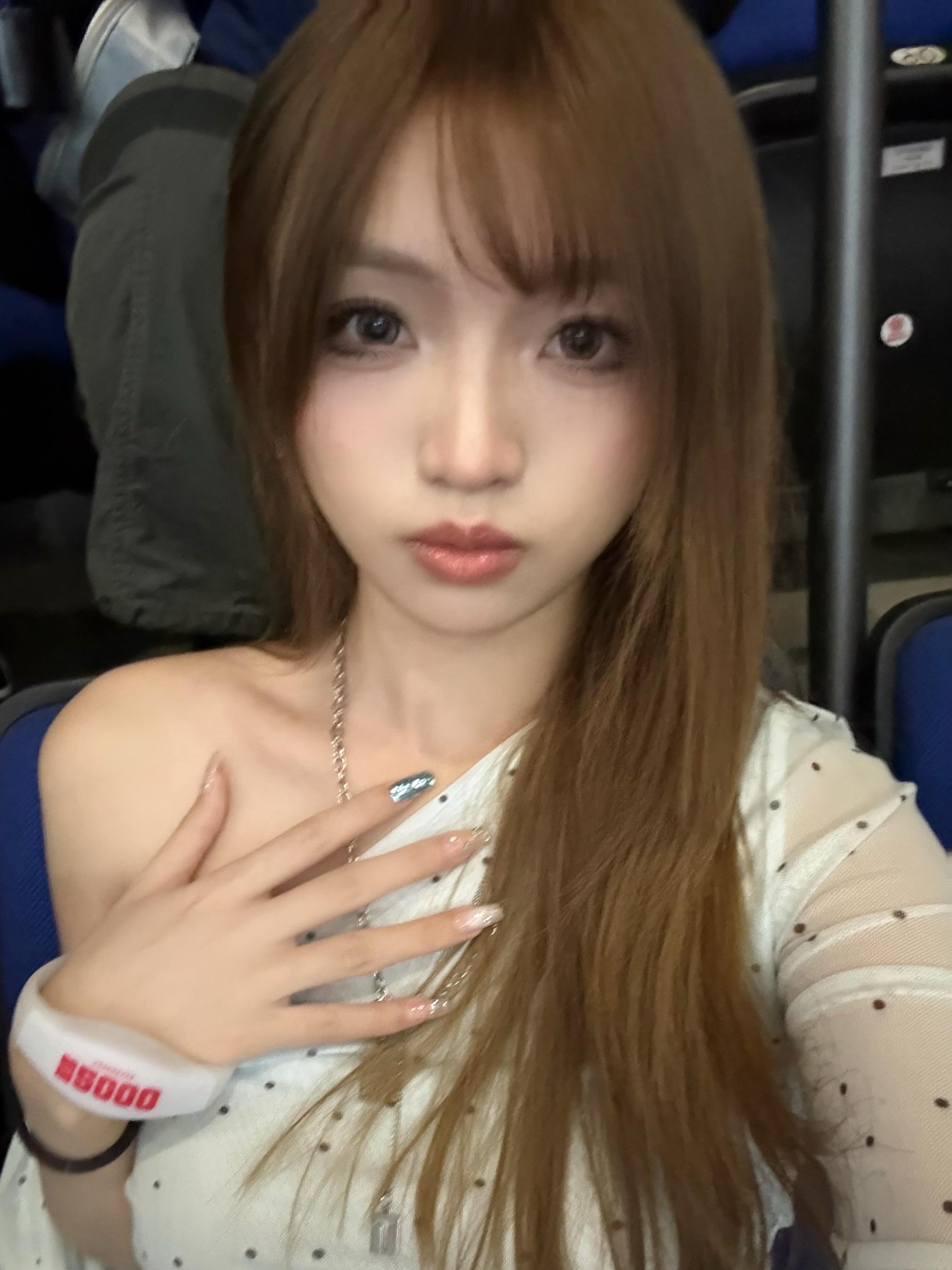 太难过了  不自觉想起就难过。