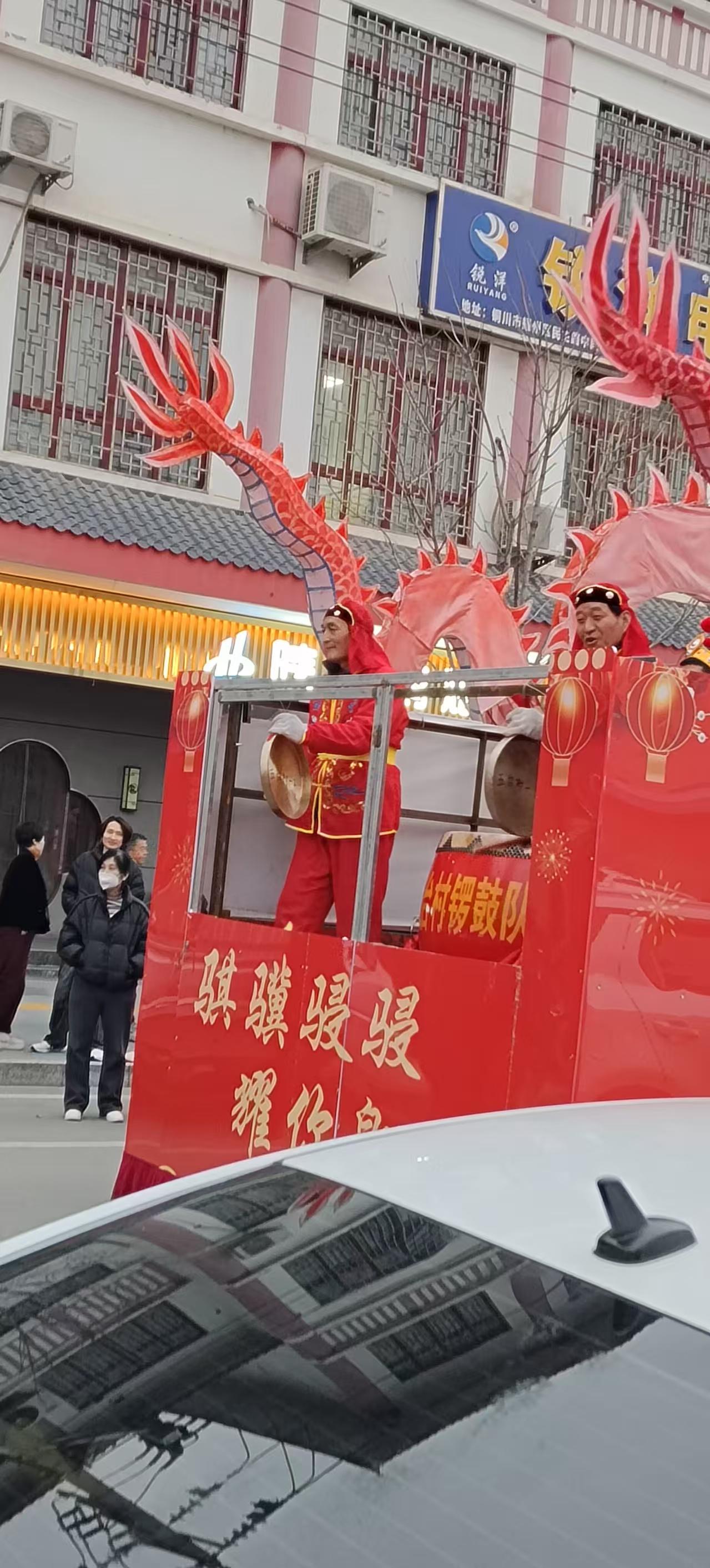 别总活给别人看，余生好好养自己
 
活到六十七岁，大半辈子都在忙着赶路、忙着顾面