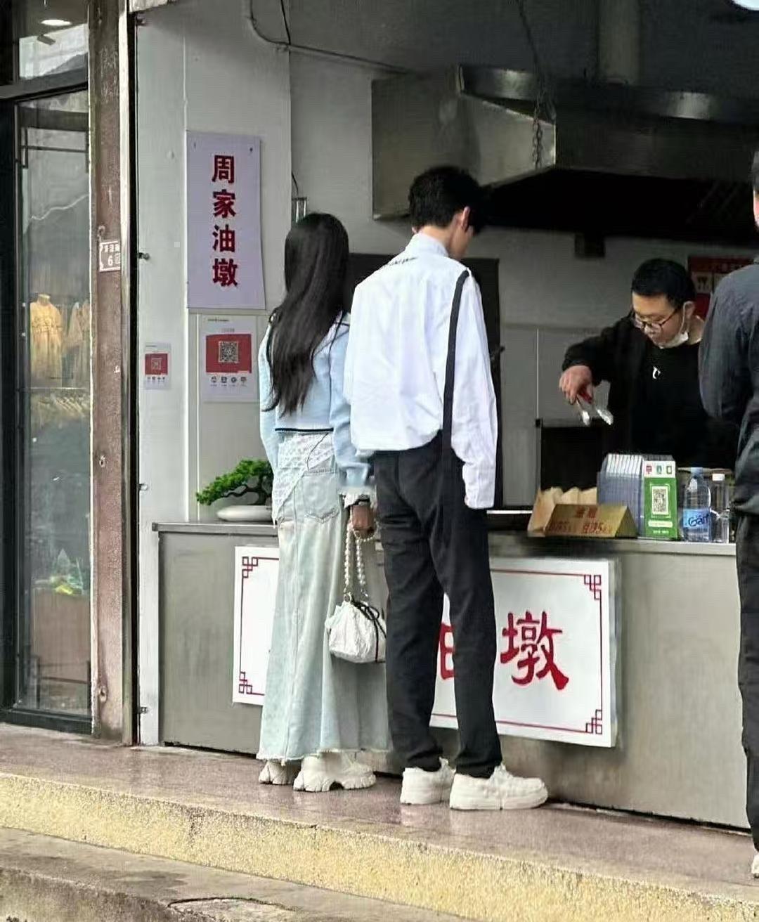 《难哄》拍早了，这才是我理想中温以凡和桑延的样子。 