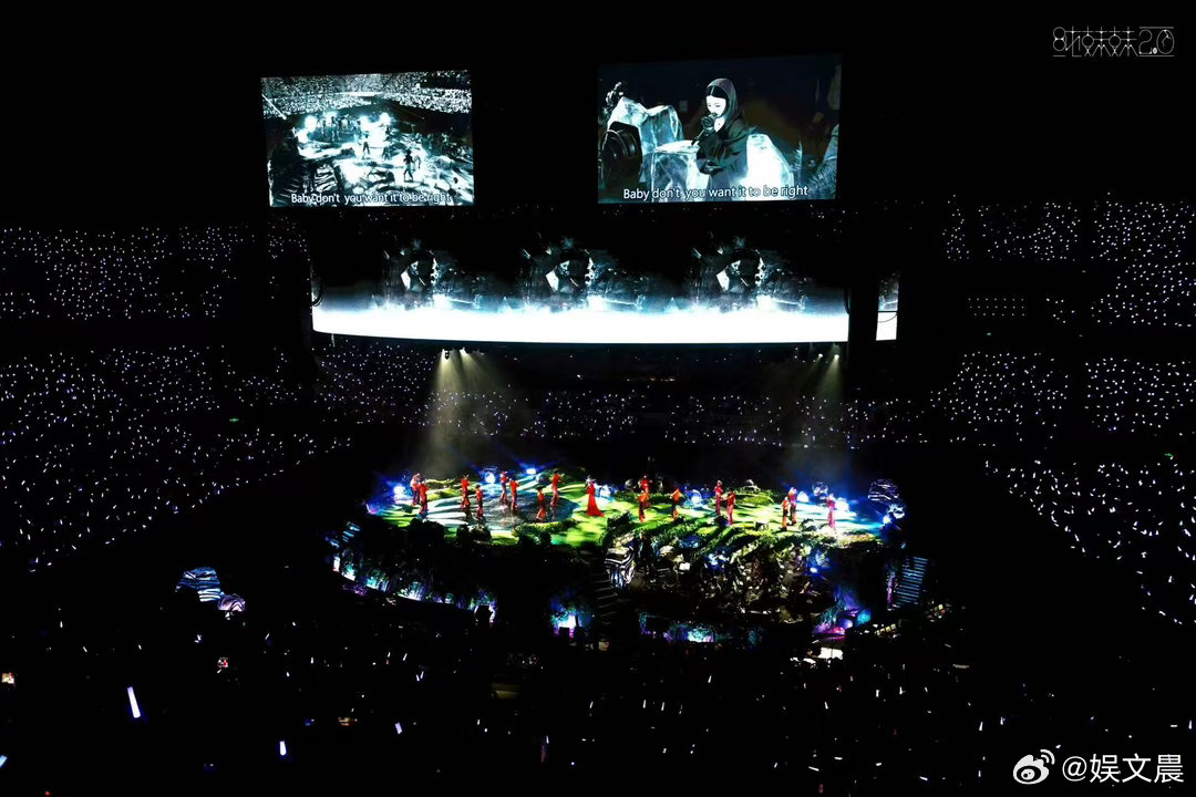 单依纯四面台舞美效果 现场被单依纯的四面台舞美美到心跳加速！蛋岛舞台梦幻又别致，