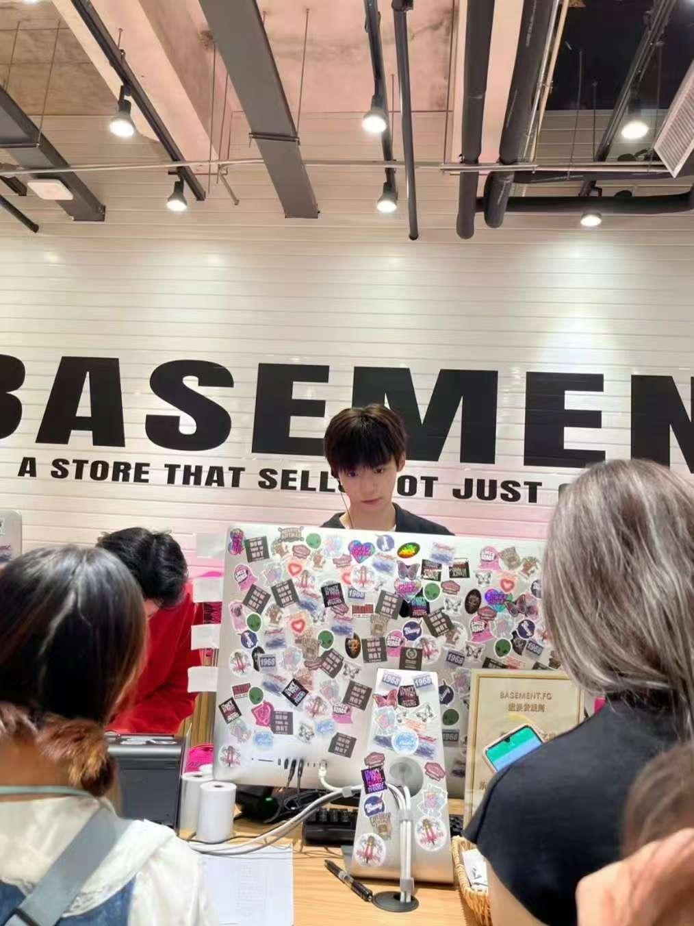 梓渝在BF上了一整年班 啊啊啊我当时在干什么 为什么没有排梓渝的队梓渝到底打了多