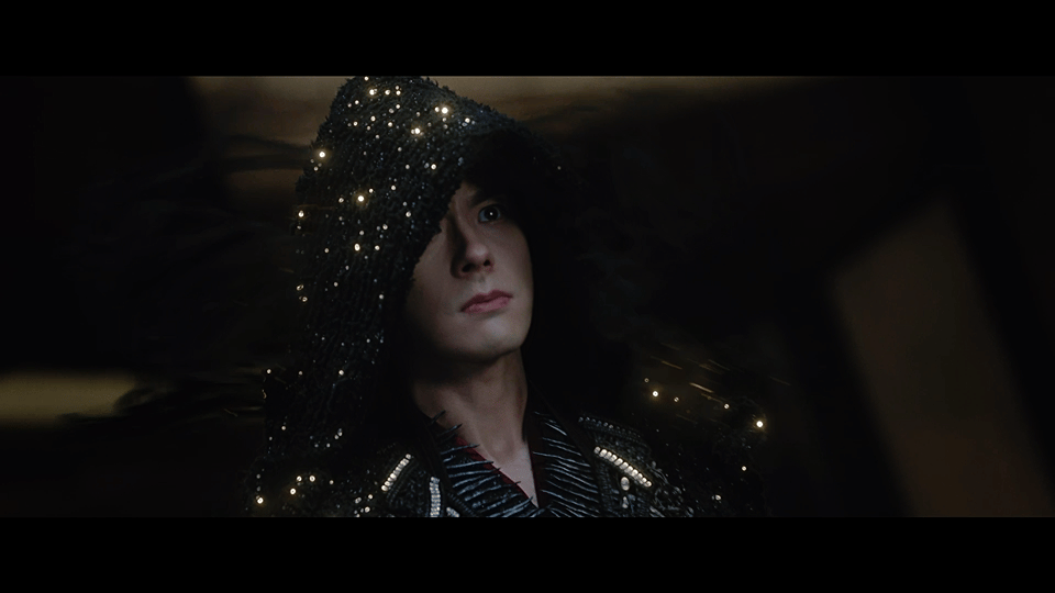 魏哲鸣白日提灯阴湿对味儿了 黑衣冷颜，眼底藏暗，魏哲鸣把阴湿病娇感焊在身上 