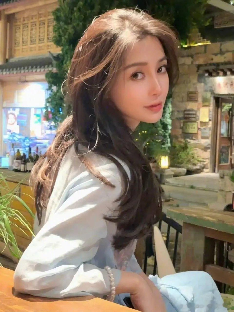 是不是开了大眼特效了？ ​​​