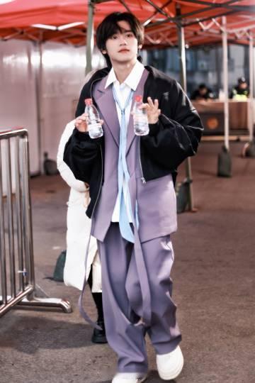 《声鸣远扬》路透帅哥扎堆，软萌、酷拽、港风全覆盖，每一个都适配校园剧男主！