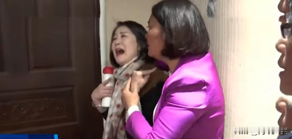 儿虐专案报告，吴思瑶霸占报告席被陈玉珍熊抱开，吴思瑶后手来了！
18日上午，国民