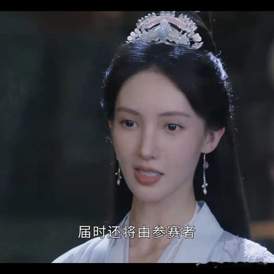 最近看《凡人修仙传》，金晨的造型和状态真是被网友议论疯了——
 
有人说她鼻子太