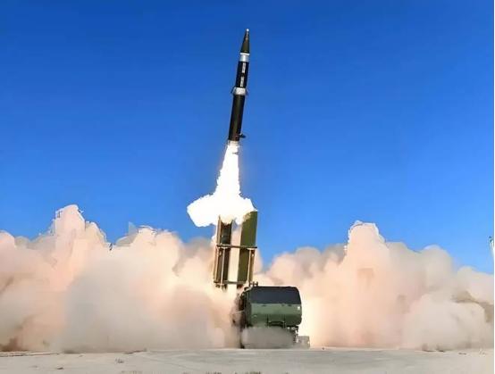 7月22日，鲁比奥在马尼拉谈到未来核军控时再次强调，21世纪的核武器限制谈判不能