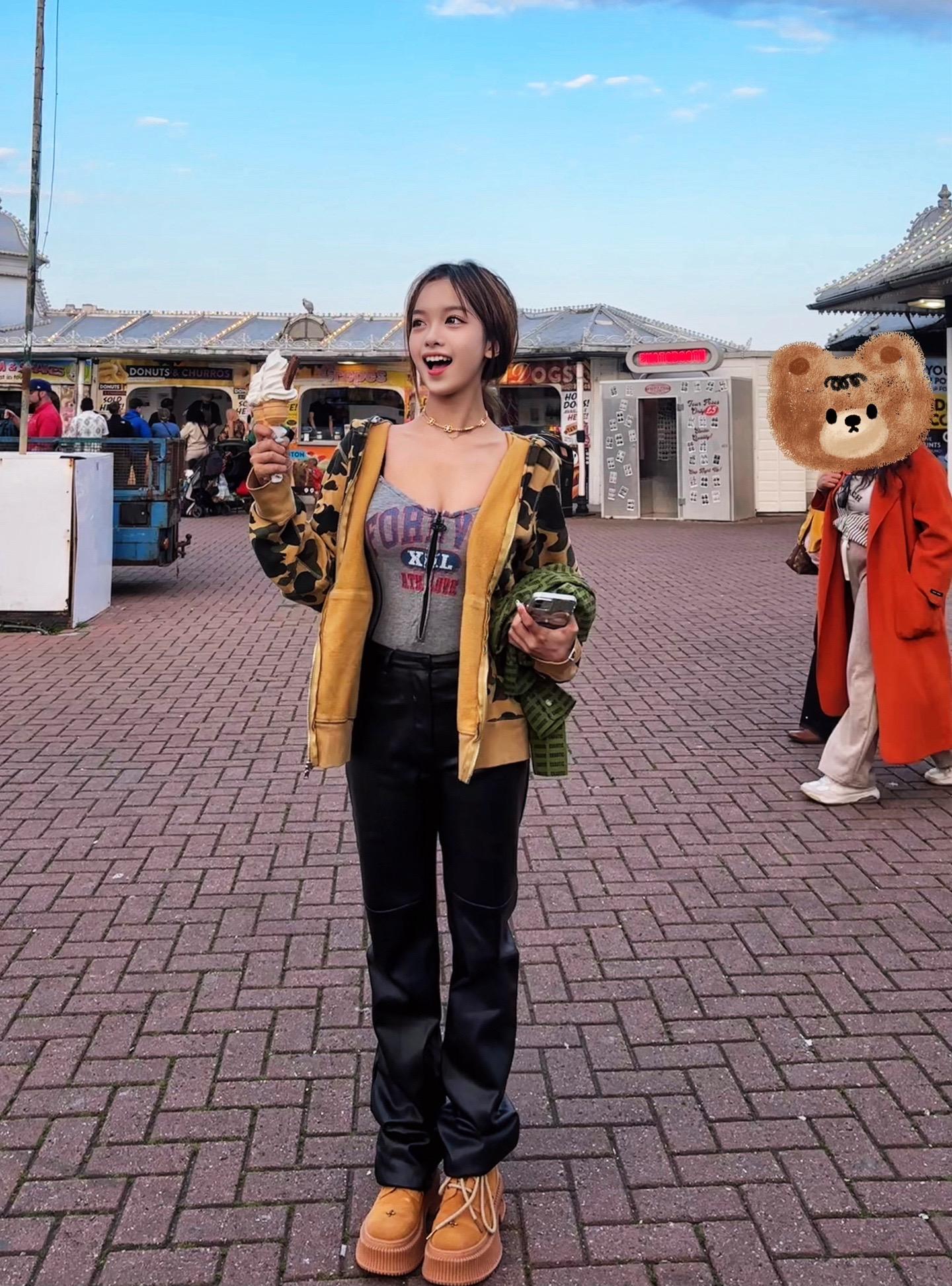 遇见你 我的眼睛会变成月牙。