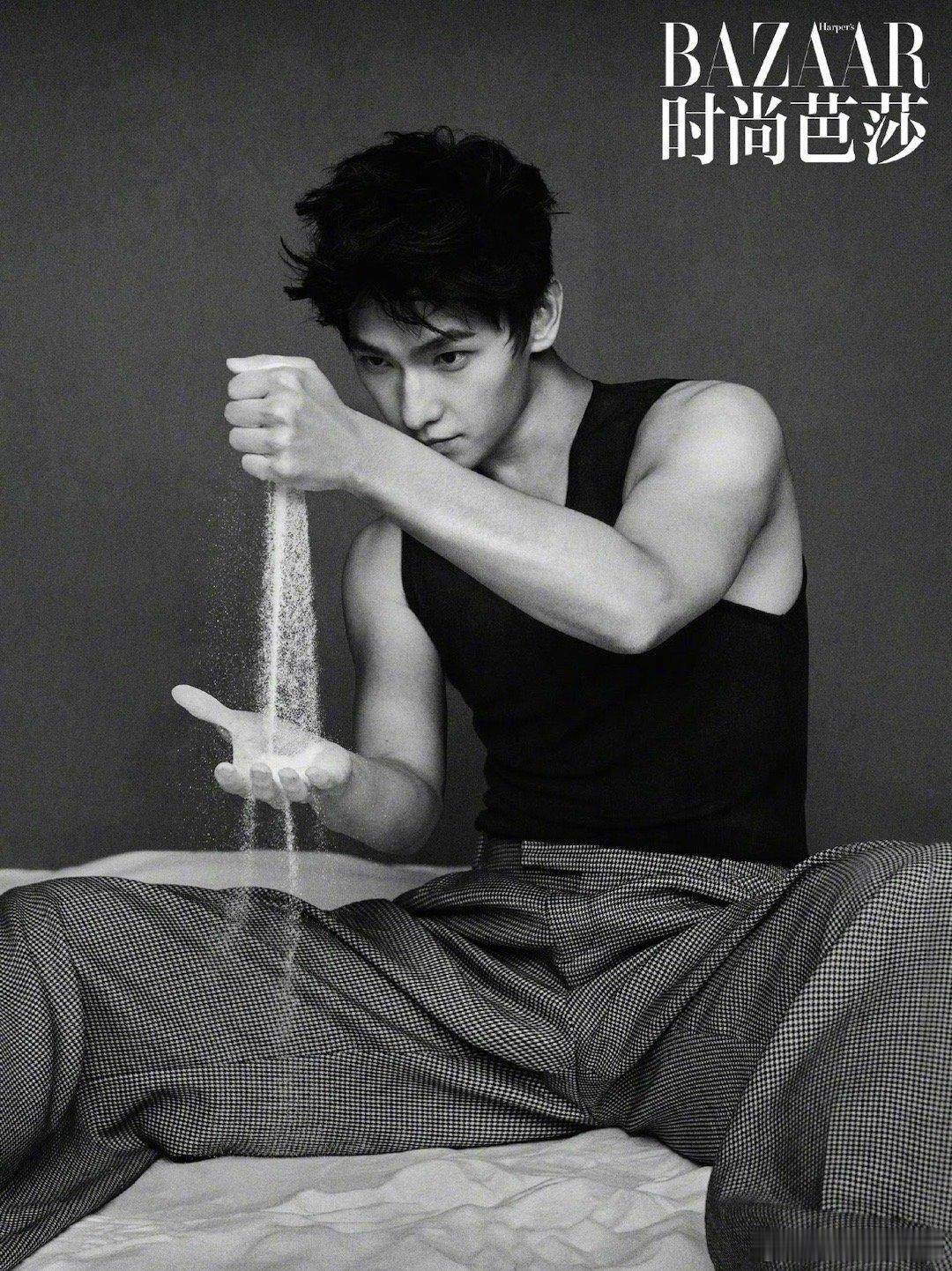 #杨洋[超话]# 杨洋的身材和这张脸也太完美了吧，有他真的是我们内娱的福气啊，好