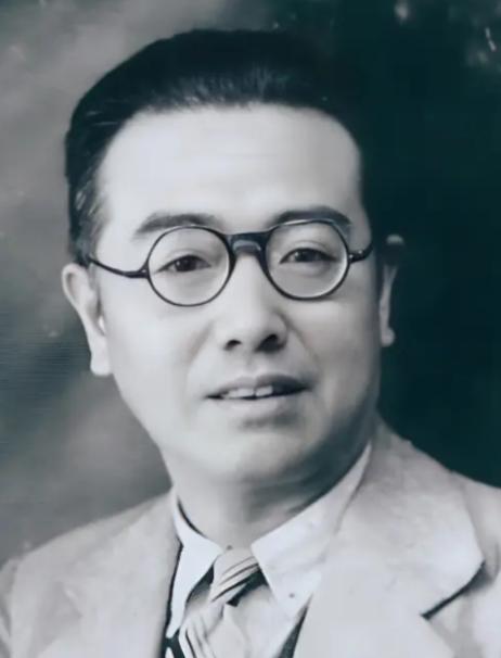 大庆油田发现者谢家荣吞下一整瓶安眠药，在睡梦中离世，第二天，妻子吴镜侬在他身边发