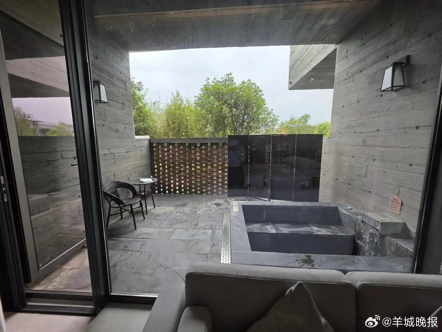 #无人机酒店航拍应该如何监管#【一次“上帝视角”引发的隐私恐慌，无人机酒店航拍怎