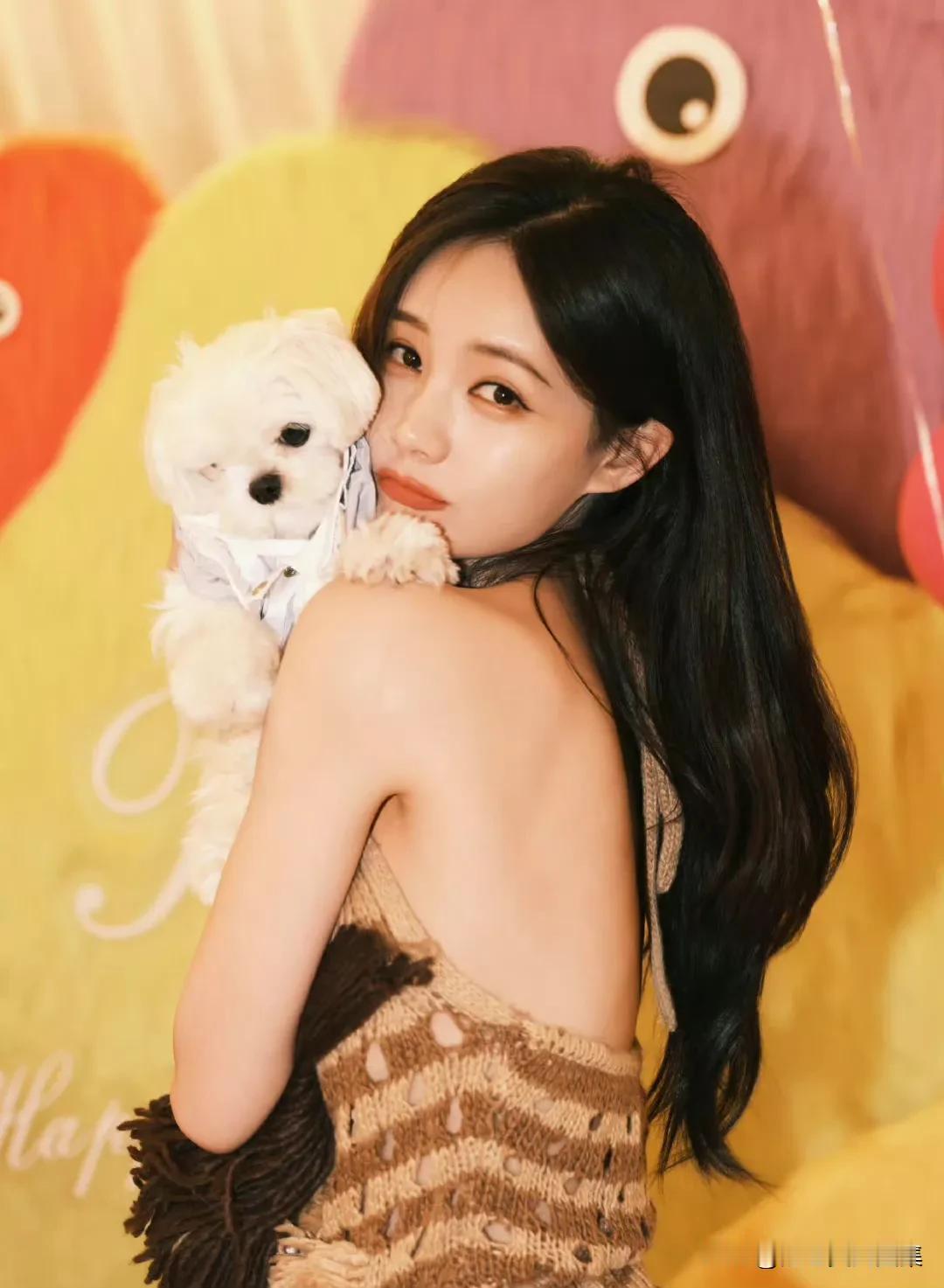#分享网络美女的美照# 李一桐生日图 ​​​#李一桐格外迷人# #女明星照片分享