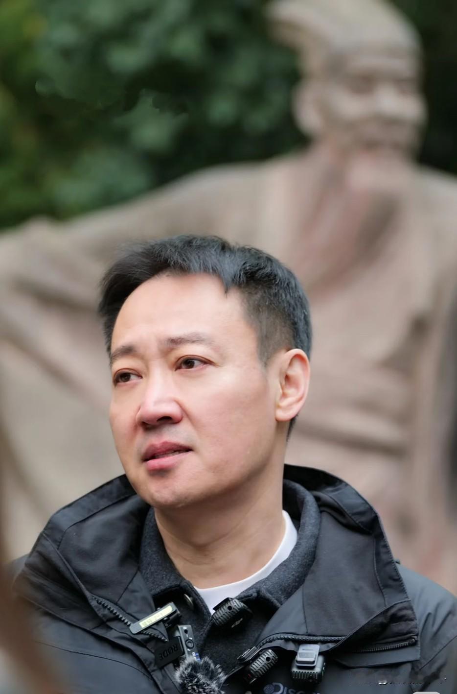 大家发现没，
辛柏青是一点都不会演啊，
求求你别硬撑了！

大家都看出来你没从失