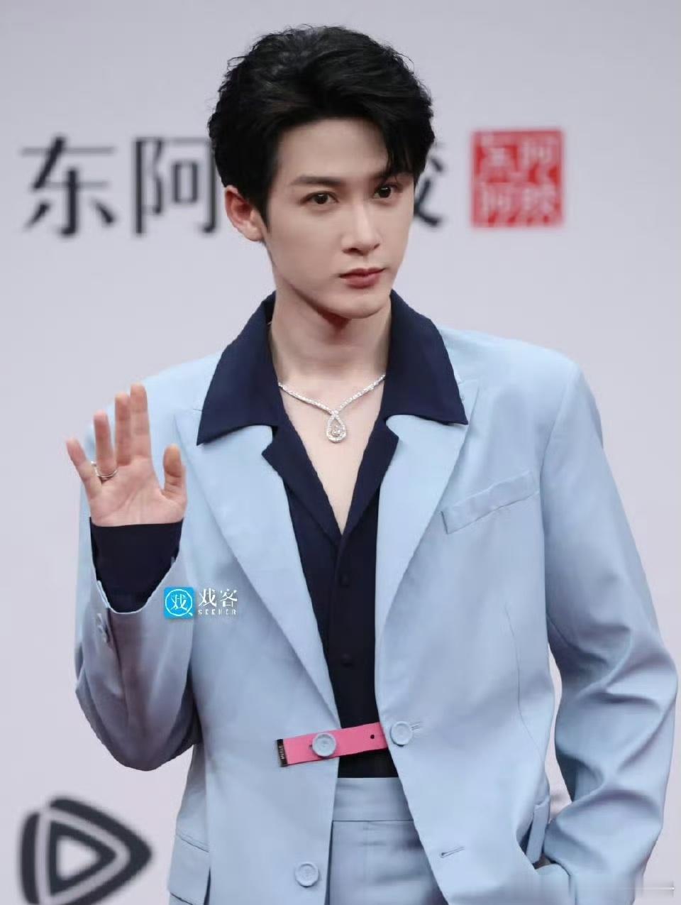 檀健次 刘宇宁 龚俊 张凌赫星光大赏红毯媒体生图！为谁心动？星光大赏红毯星光大赏