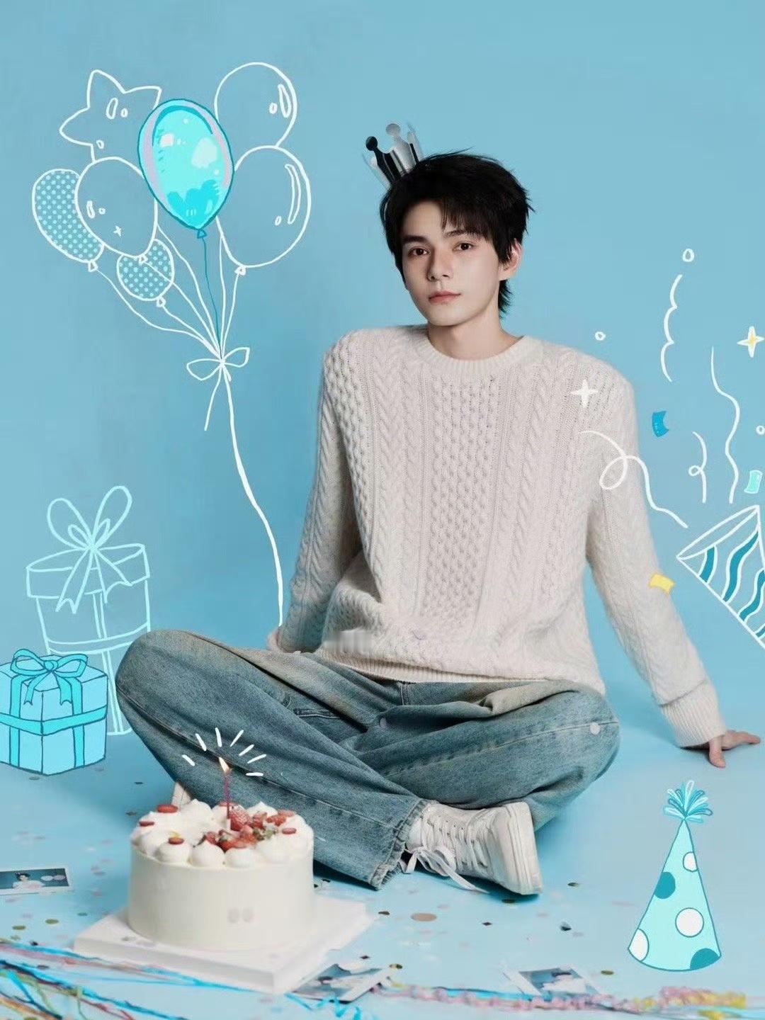 何昶希你搞暗恋啊  圣诞表白曲库更新！何昶希《动听》把暗恋的酸甜诠释得恰到好处，