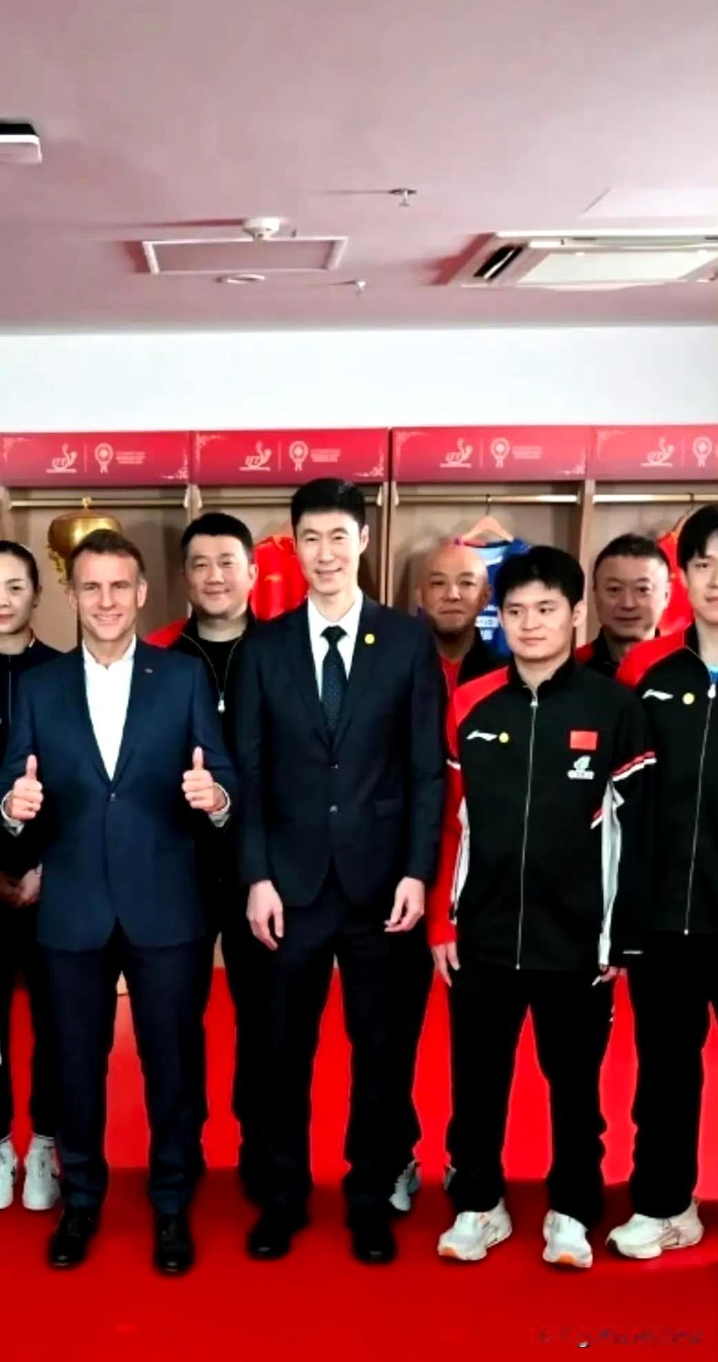 肖战：从台岛赛场到国乒体制的乒乓人生
 
1994年，外语出众的肖战赴台执教陈静