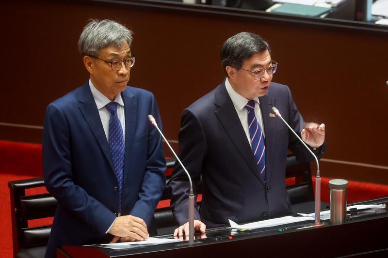 侯汉廷爆：民进党大放水174项美国农产品农药残留标准

梅花新闻网 简立欣/台北