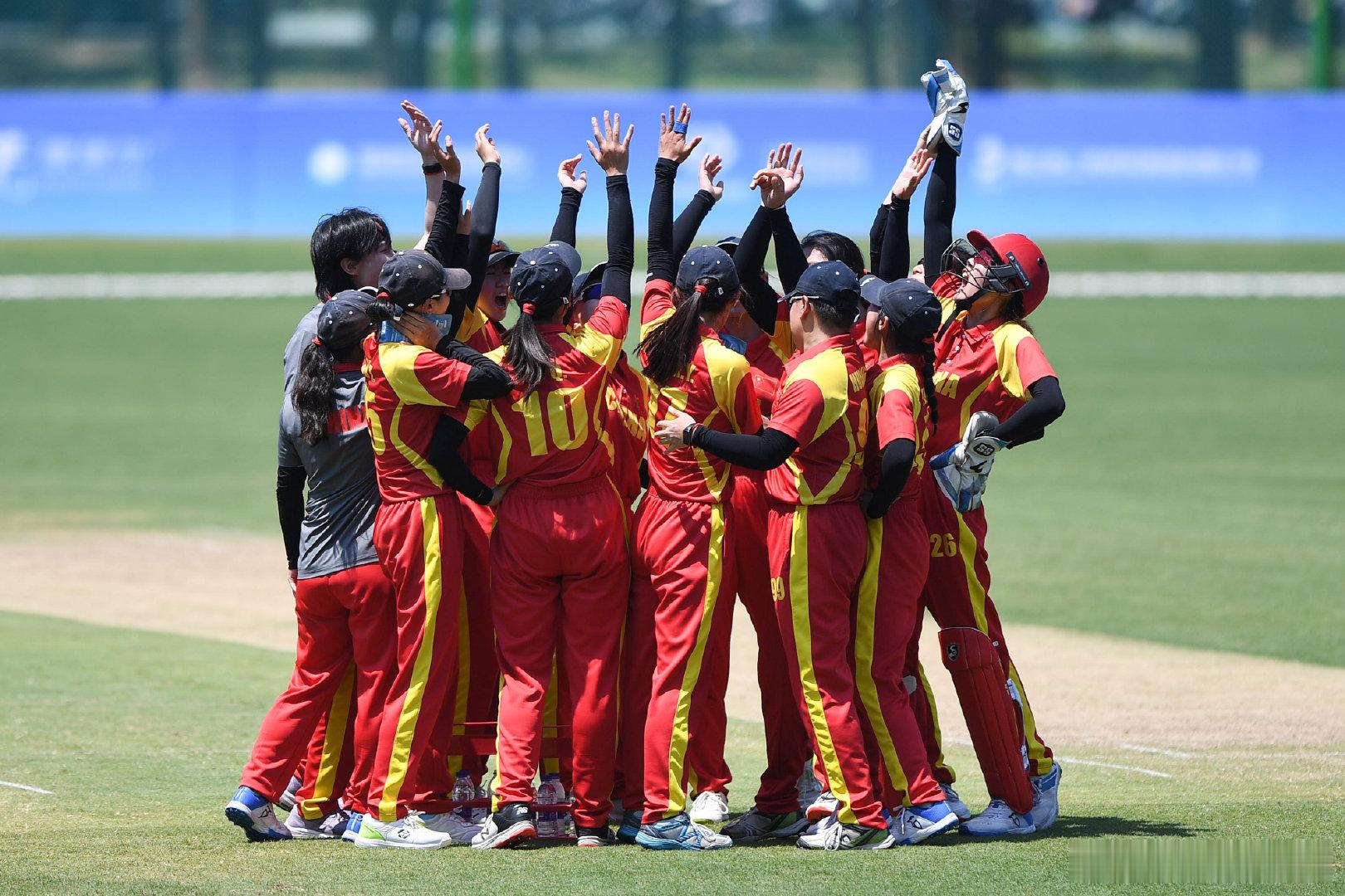 中国女子板球队太遗憾了 今年5月的亚运资格赛中，中国女子板球队在生死战中力克尼泊