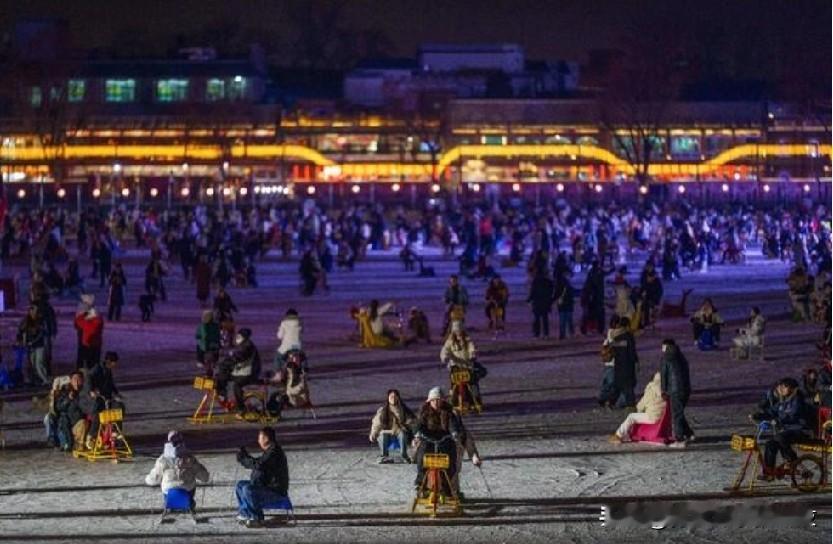 中国经济2025年增长5% 。
尽管受美国关税影响，但受强劲出口的推动，2025