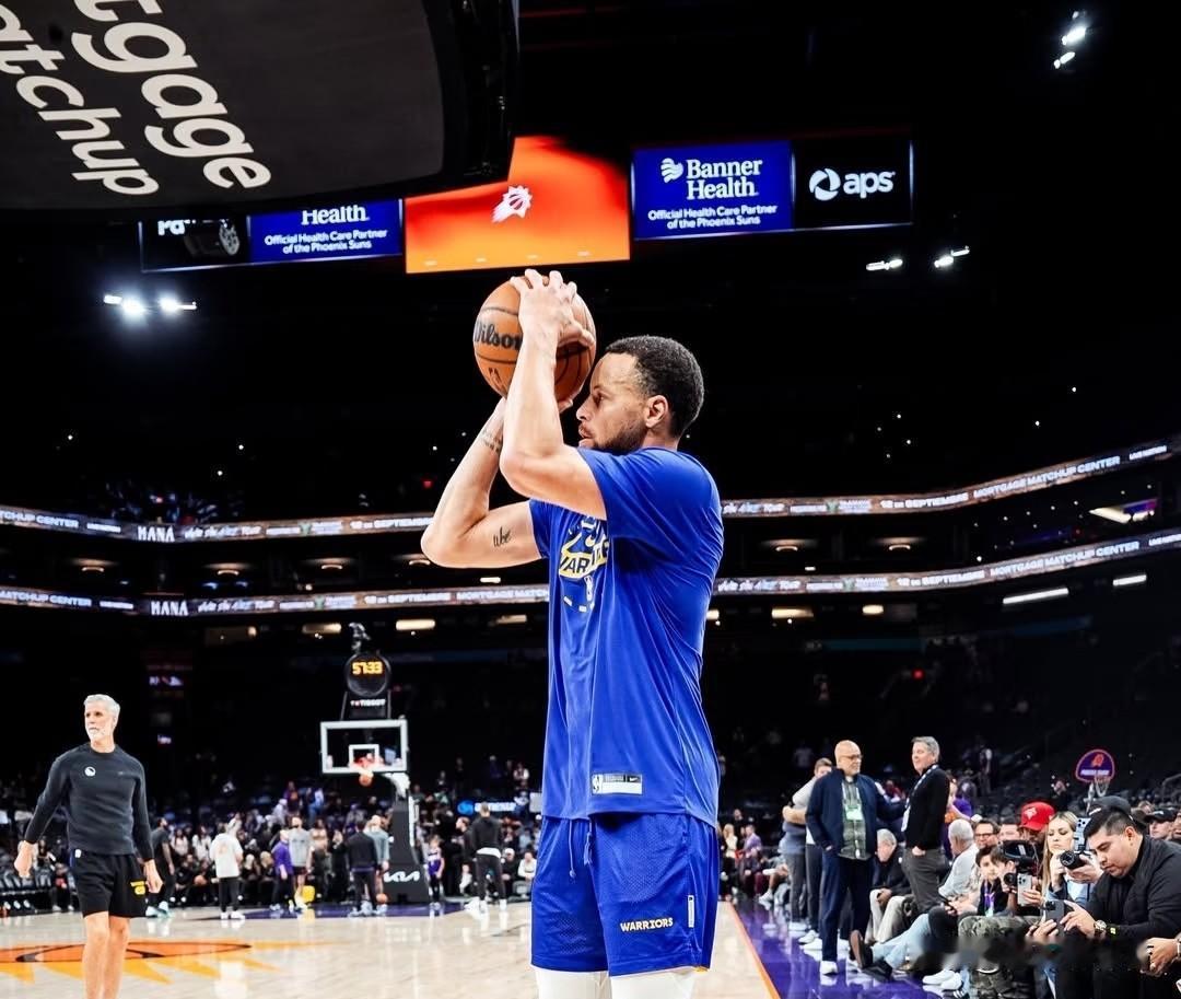 如果勇士坚持以库里为核心，就不可能再夺冠！
本赛季库里状态不错，场均28.7分4