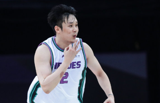 CBA官方致敬丁彦雨航：感谢有你，祝愿四字外援未来一切顺利