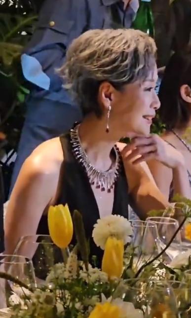 ELLE晚宴上的女明星ELLE盛典百花齐放，叶童  张婧仪  关晓彤  宁艺卓 