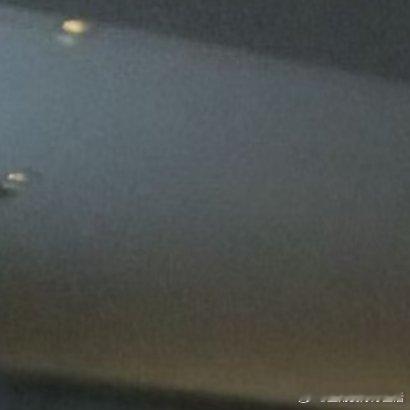 ceq 💙 “我打碎了夕阳，将它们抛向远方，化作满天的星轨，照应在你的眼眶，就