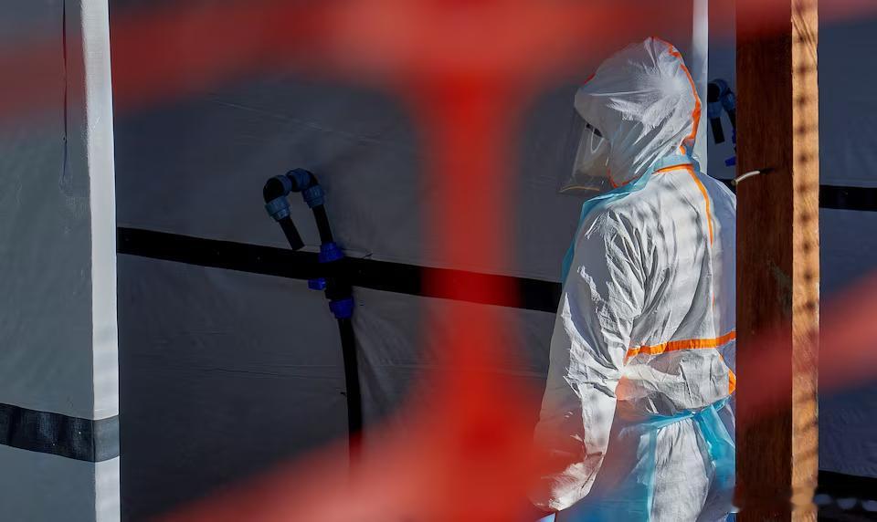 【刚果（金）称，该国确诊的埃博拉病例增至452例，其中82例死亡】（路透社）——