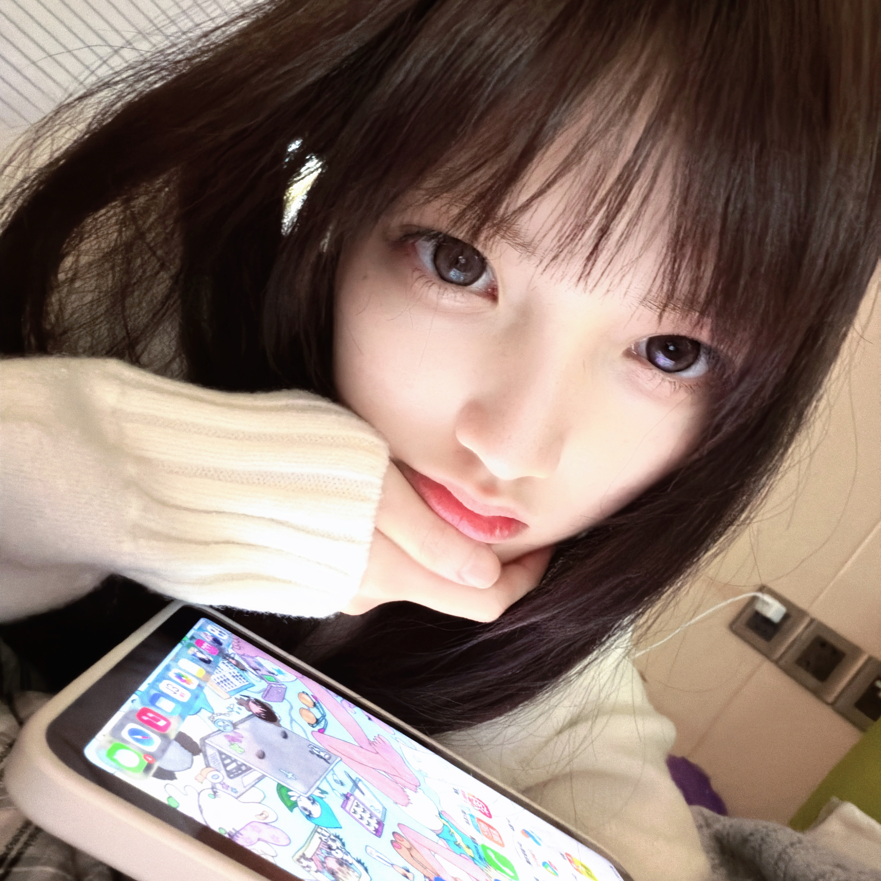 剪了个刘海儿～到底是谁说我像小田的，我简直感激涕零。 