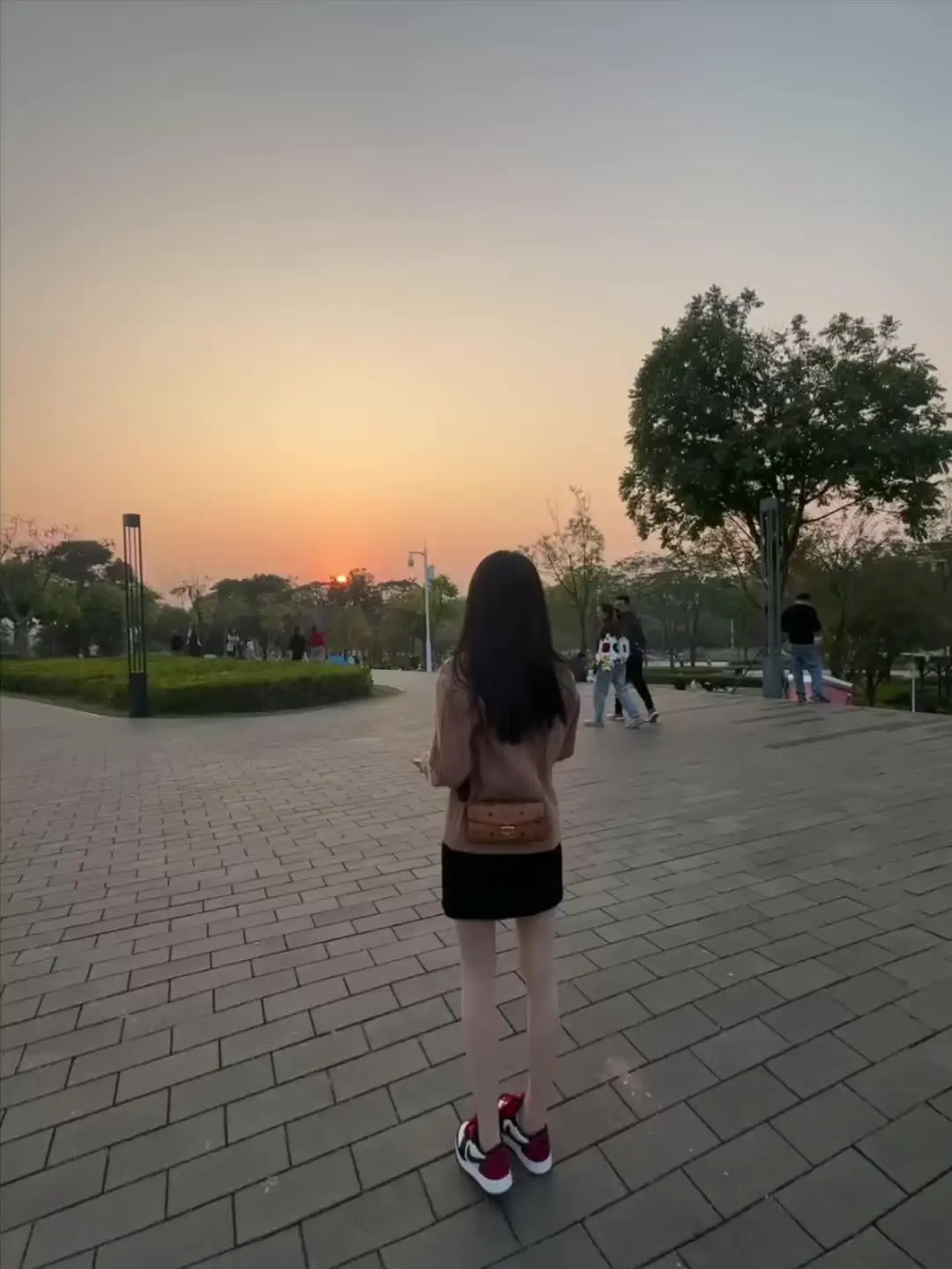 该接受的 不该接受的 我都接受了 是时候画上一个句号了 这一年该过去了