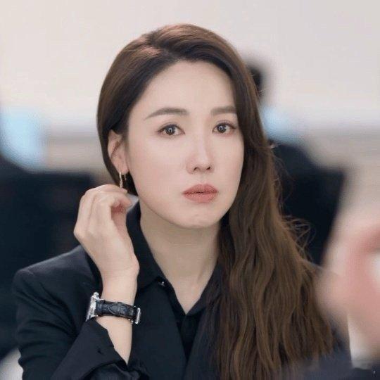 李施嬅 你搞事业的样子很美 这一季的张家妍不再是任人摆布的棋子，而是制定规则的执