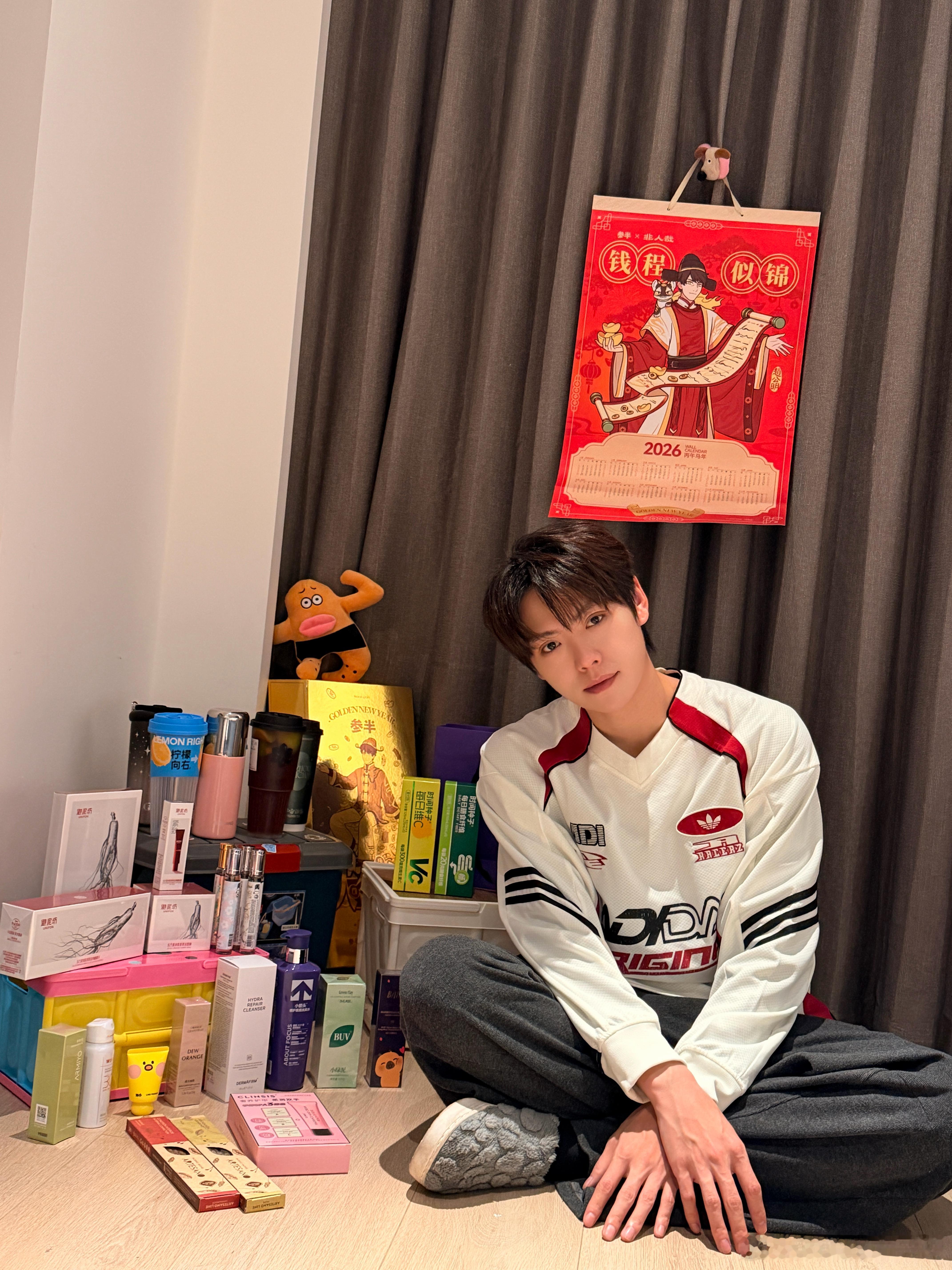 给赞助品牌也拍了返图的肖宇梁唉！我的眼里全是这个帅气的哥哥啊~肖宇梁