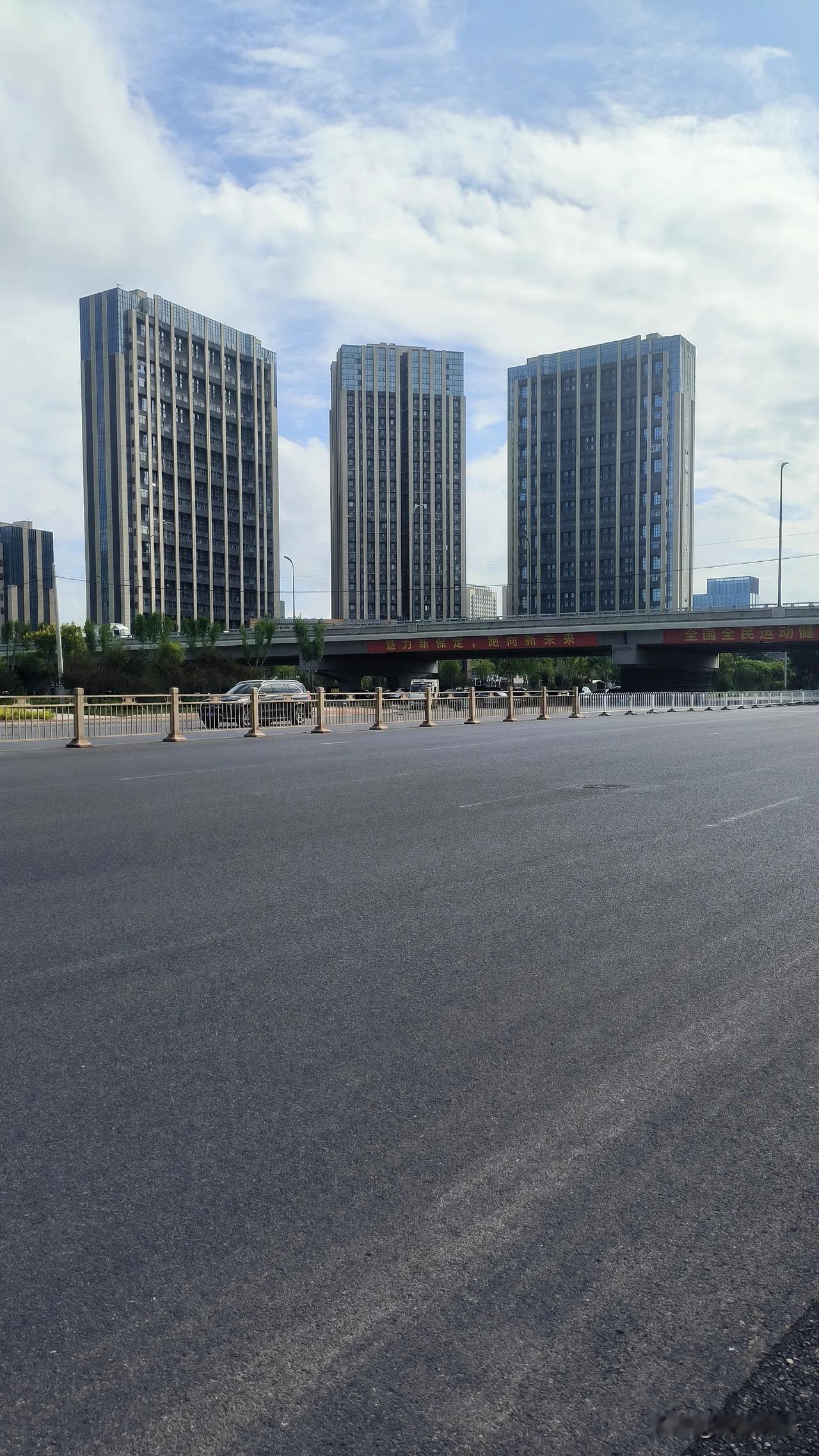 保定东二环那三栋“神秘高楼”？走近一看，名字大有玄机！

每天路过复兴路，你是不