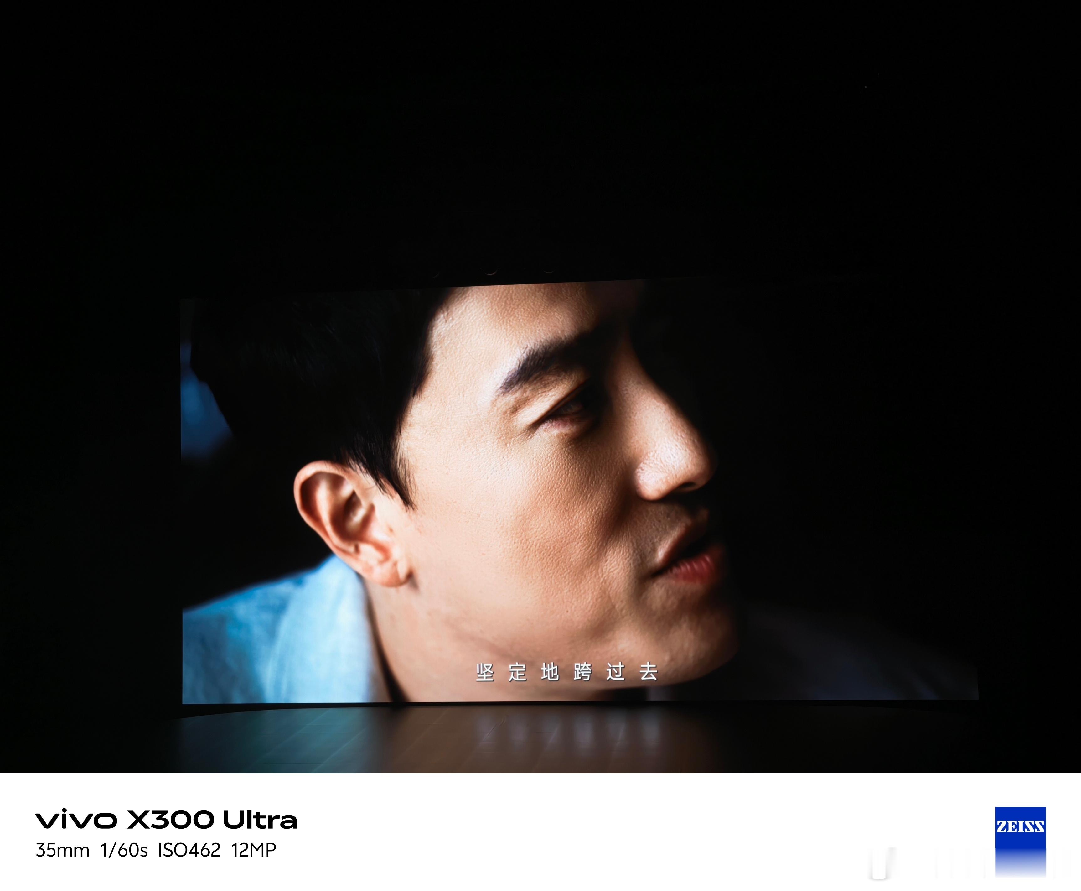 智己今天请刘翔当代言人绝对是出彩的，刘翔出场前的视频是现在的刘翔和2004年雅典