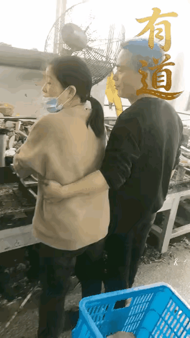 同学在东莞工厂当保安，每天看见成双成对上下班的好生羡慕，后来时间久了才知道这好多