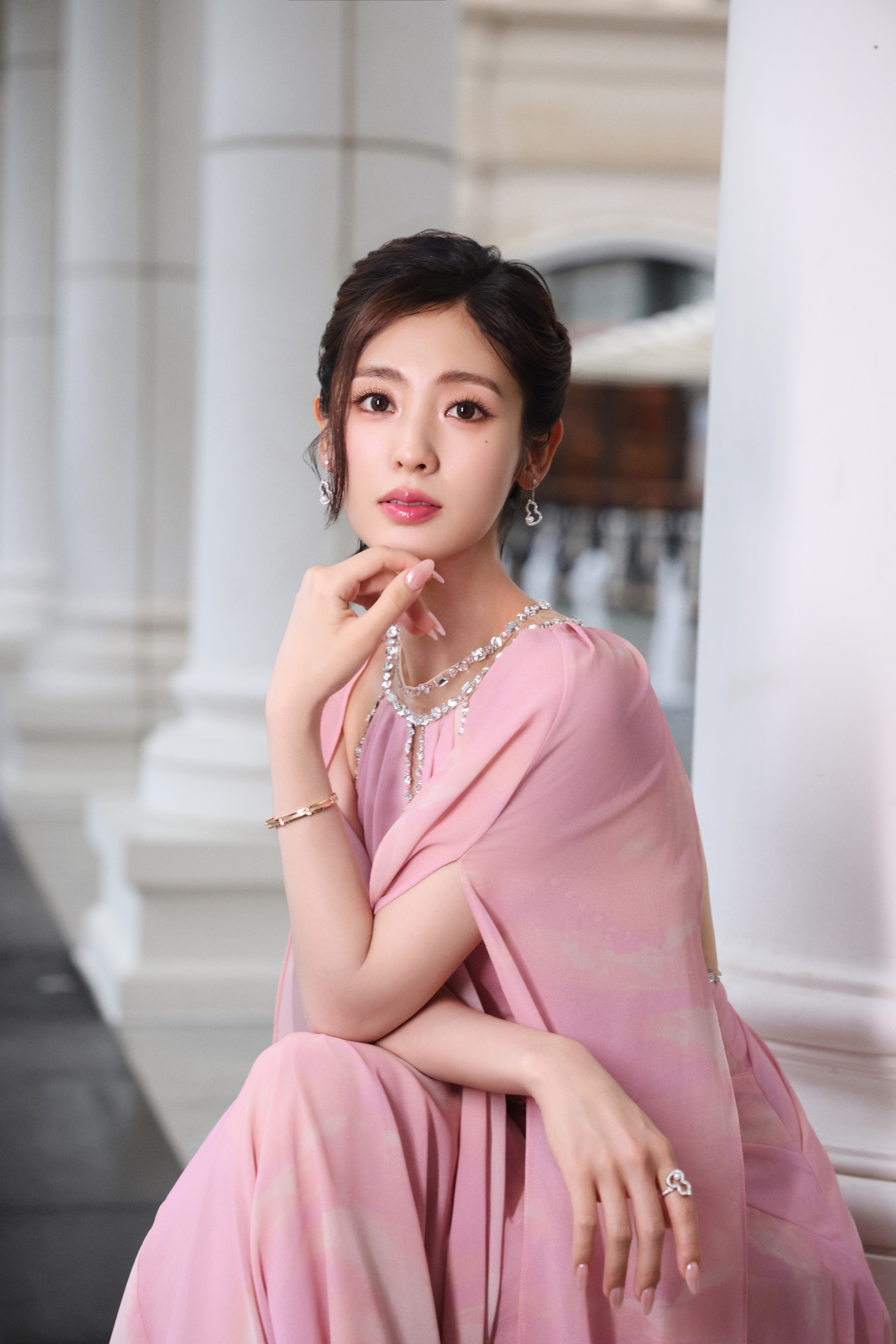 邢菲 