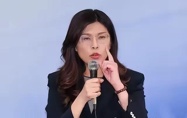 可能连郑丽文都万万没想到，最终真心支持她的，全程为她站台的，除了她的团队成员之外
