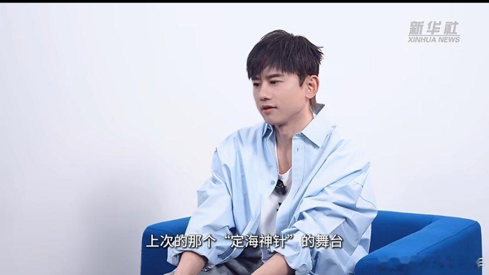 张杰说坚守音乐初心传递温暖力量张杰畅谈鸟巢多场巡演心路，始终深耕舞台不断创新，以