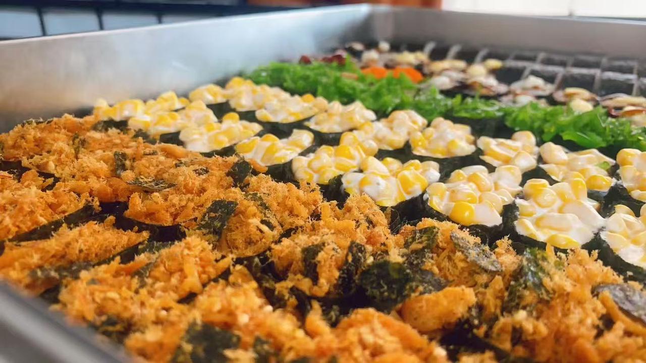 韩式紫菜包饭，色彩缤纷，美味可口！