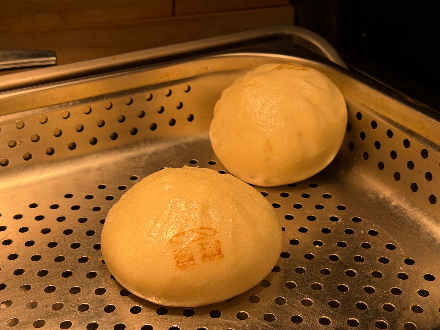 奇瑞的大包子好吃😋 一个就饱了吃完直接去发布会现场2026奇瑞汽车AI之夜科技