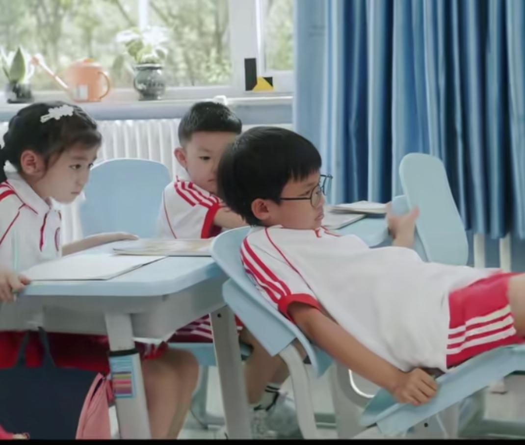 笑麻了！《欢乐家长群2》爆笑来袭，群里全是生活大“瓜”
家人们，望穿秋水，《欢乐