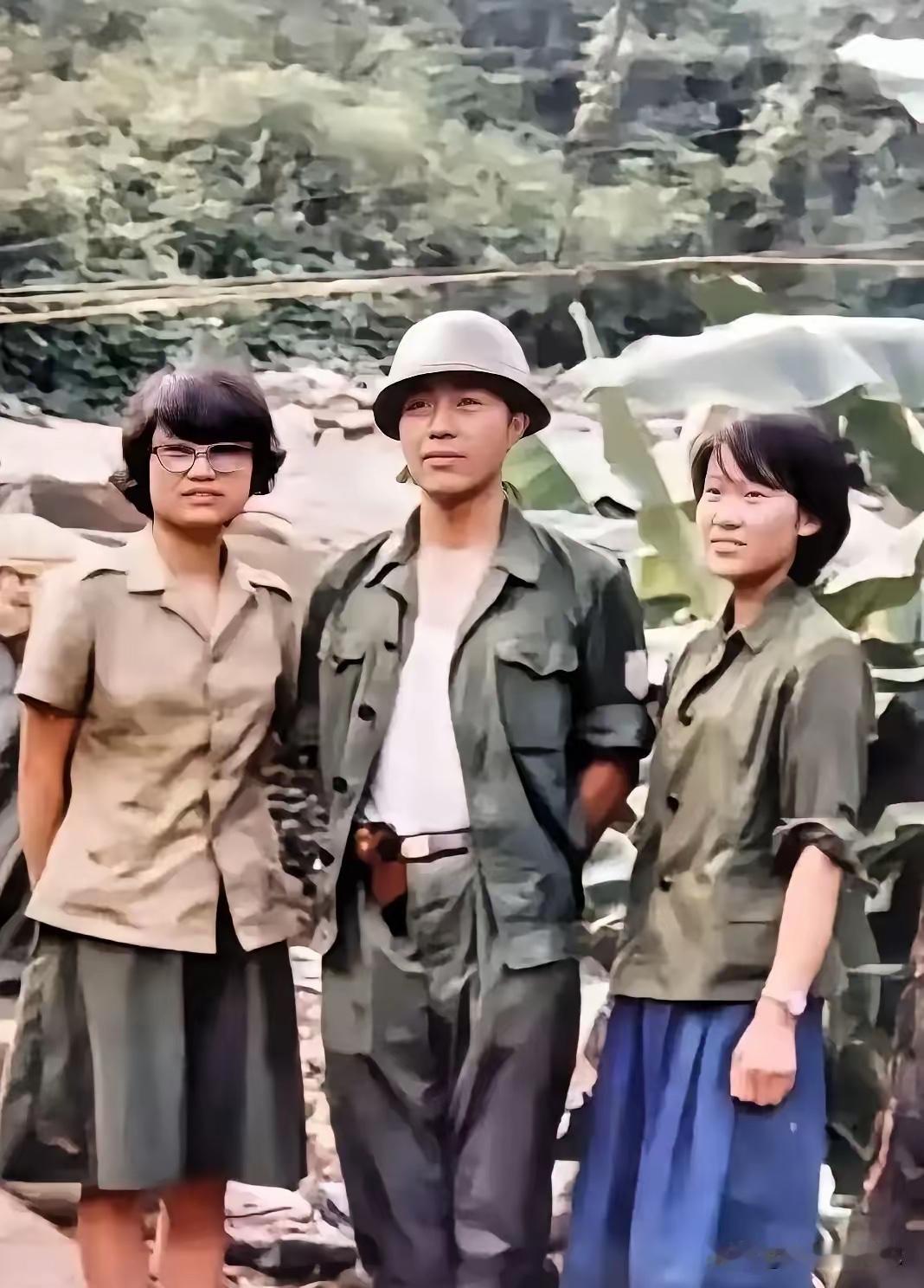 1986年，对越自卫反击战，老山战役，秦基伟将于军的儿子秦天参加战役。

秦天任