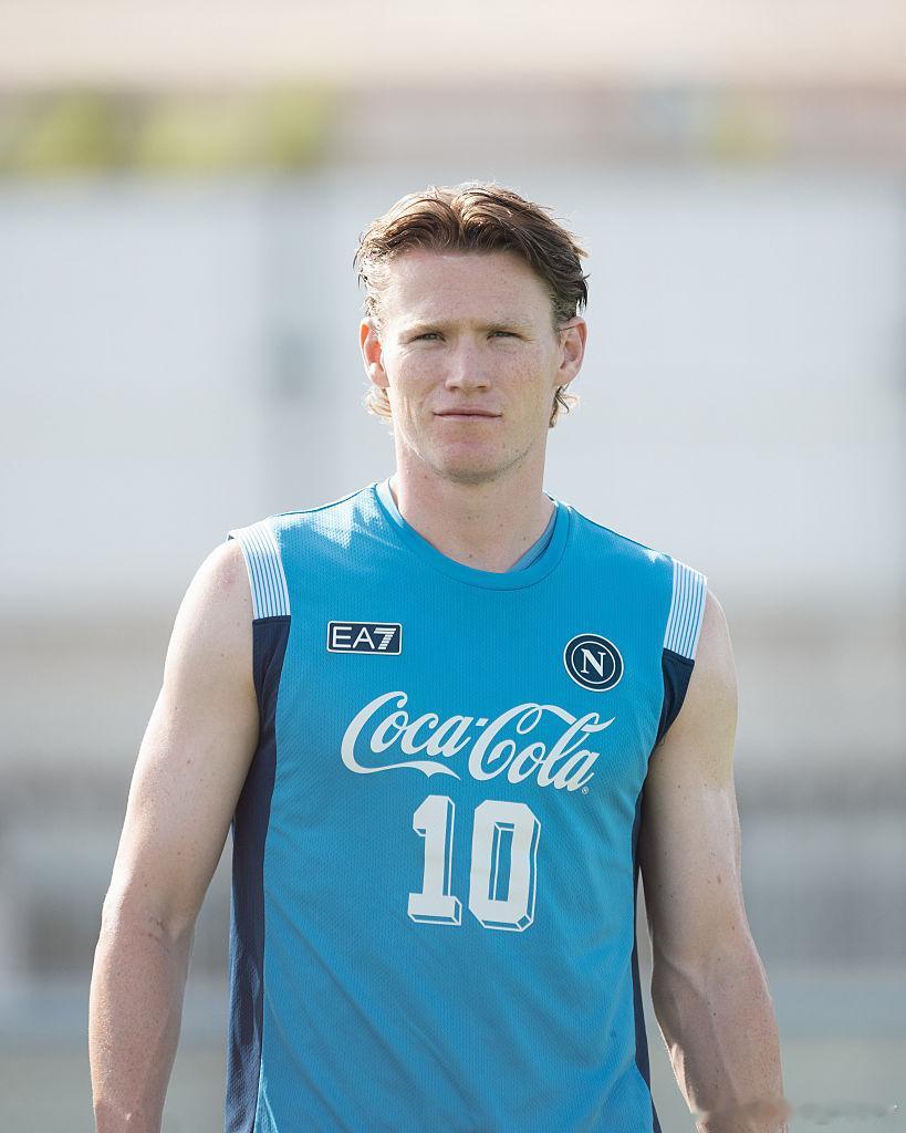 意甲EJSPORTS[超话]  OFFICIAL 因为良性心律失常, Scott