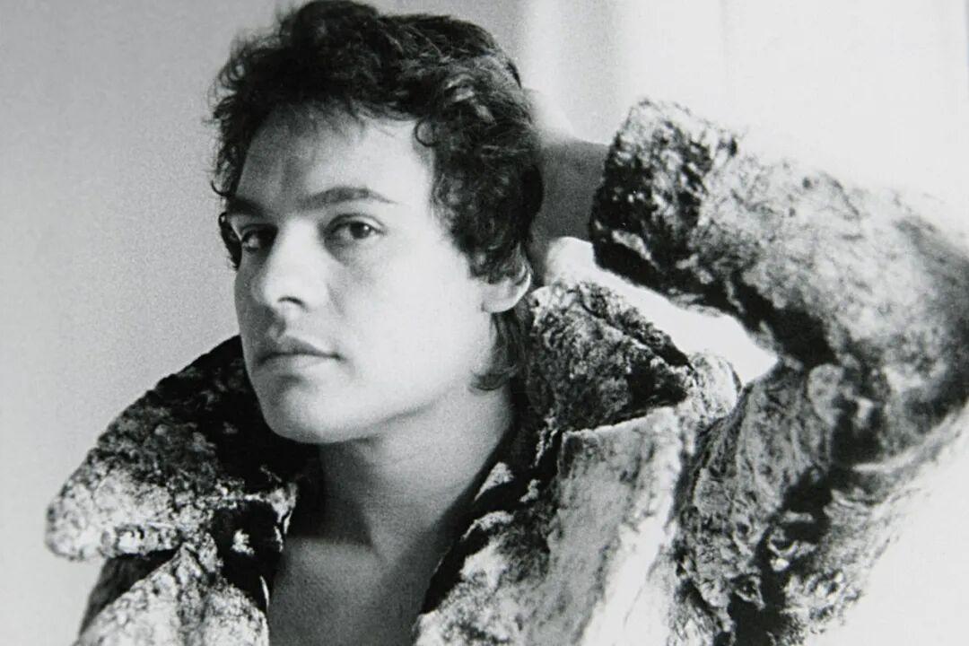 根据最近发布的Netflix纪录片《Juan Gabriel: Debo, pu
