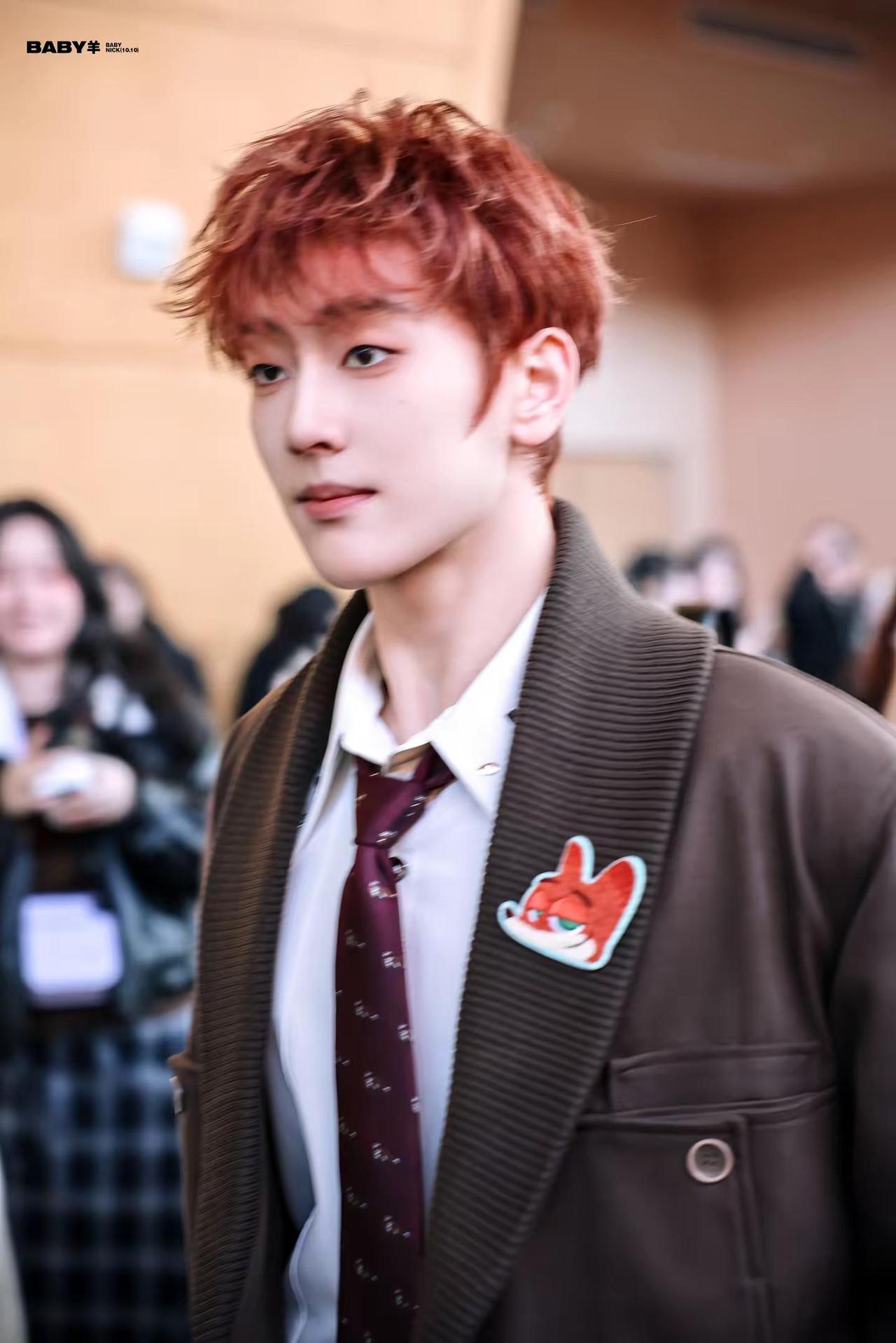 你明媚的眼眸胜过一百个繁茂的春