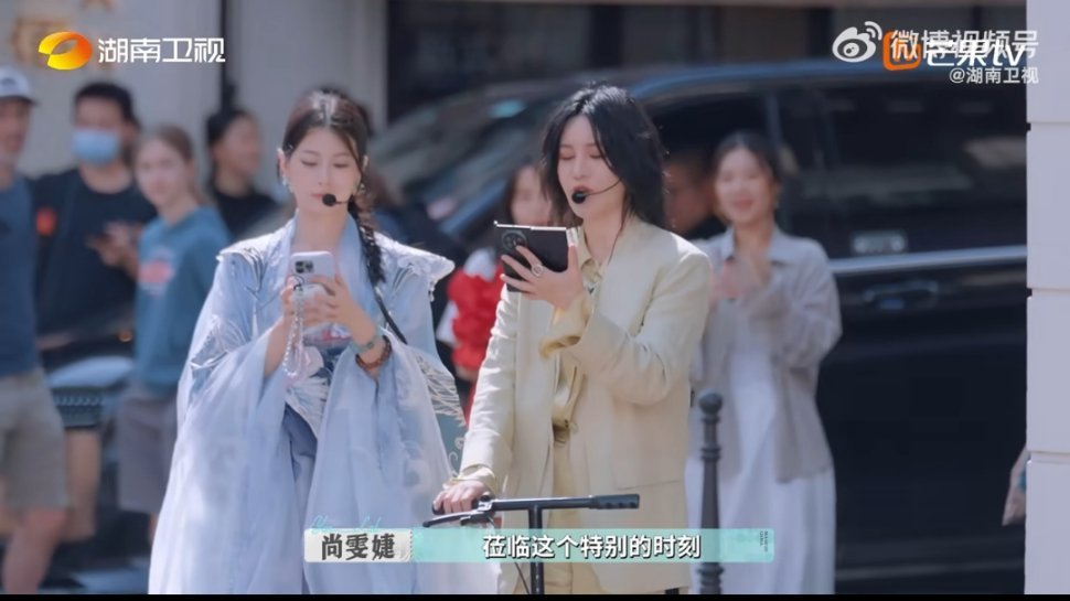 尚雯婕赵昭仪巴黎双语主持新店开业超热闹！尚雯婕和赵昭仪搭档双语主持，两人配合超棒