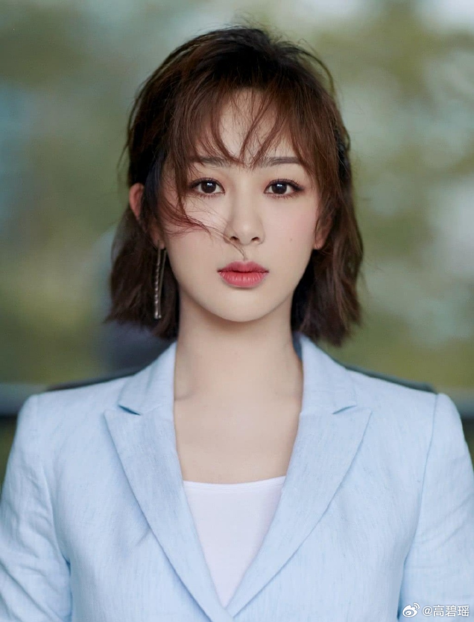 于正不止一次为了别的剧内涵过杨紫于正夸杨紫演技，却阴阳怪气说内涵李现，网友们看不