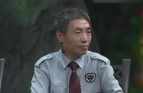 1970年云南地震时，一名老兵徒手救出了14名女兵，谁料，45年后，她们得知这位